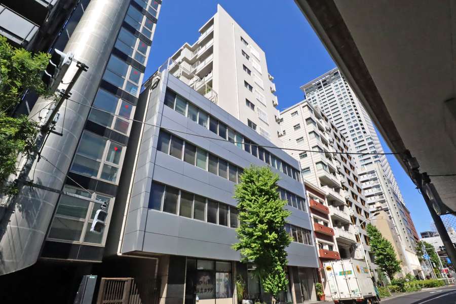 大橋団地久保ビルの外観(東側から)