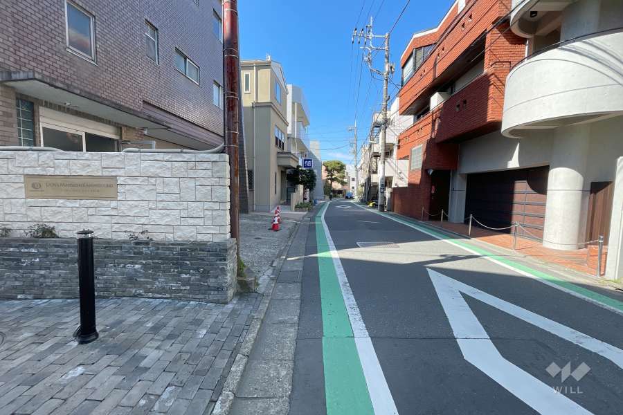 敷地北側の前面道路