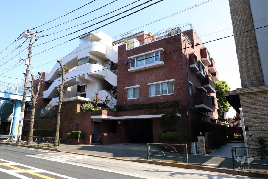 １７ホームズの外観(北西側から)