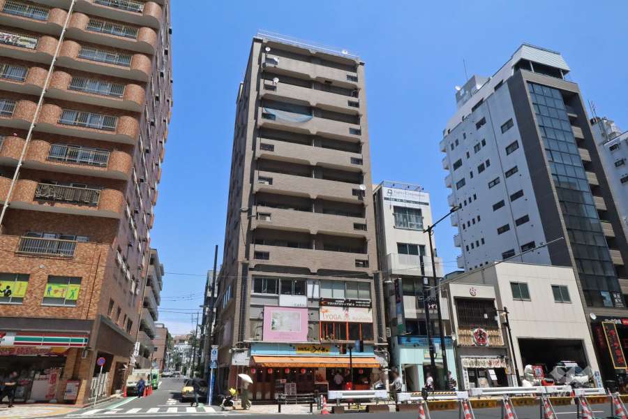 サンライズ中目黒の外観（南西側から）