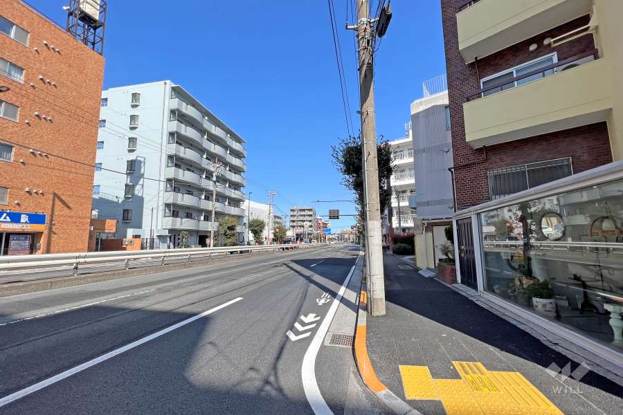 敷地南西側の前面道路7