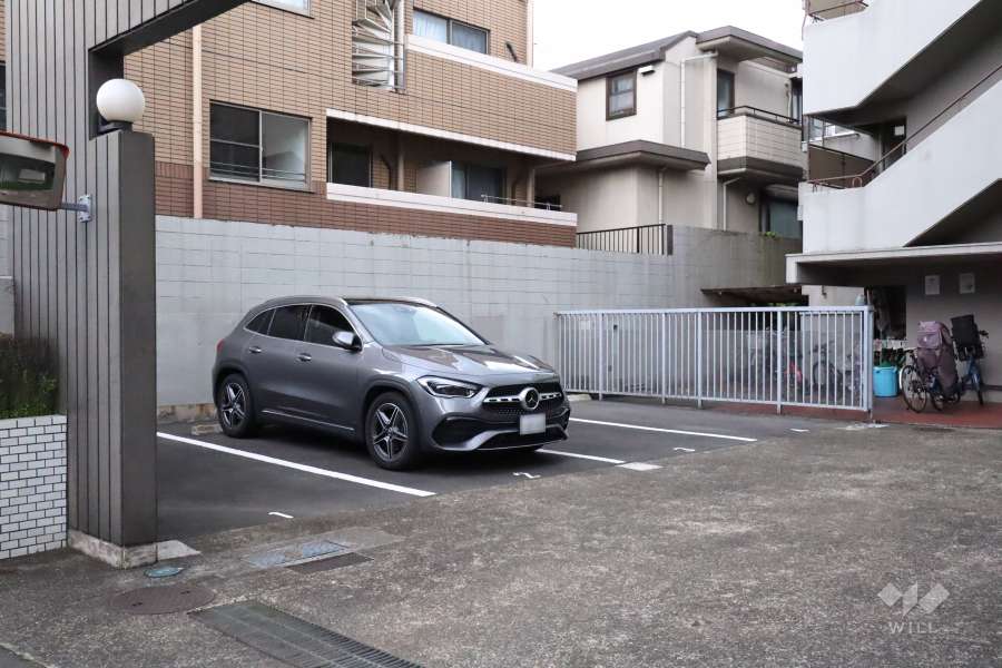敷地内駐車場（屋外平面式）
