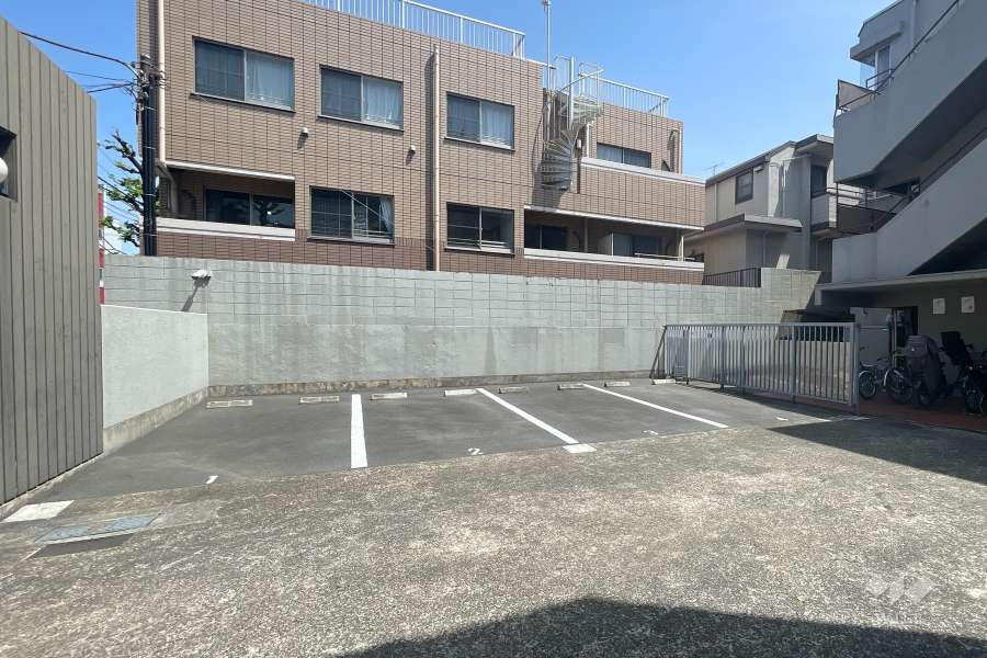 敷地内駐車場（屋外平面式）