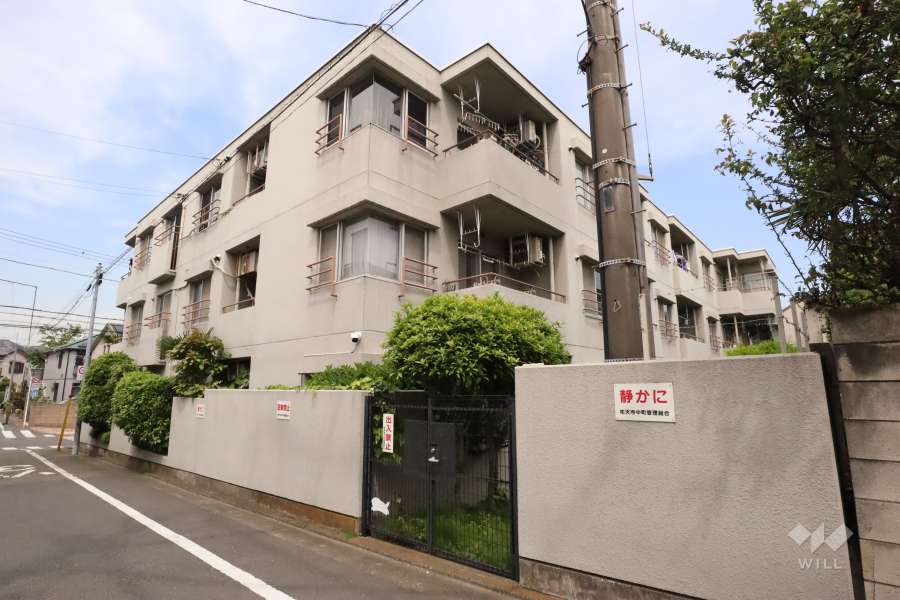 コープ野村祐天寺中町の外観(南西側から)