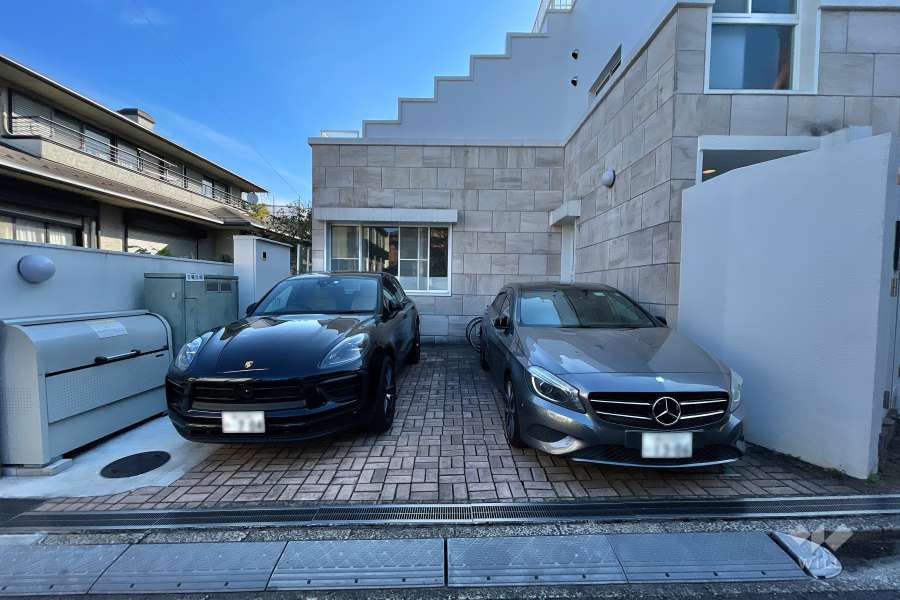 敷地内駐車場（屋外平面式）