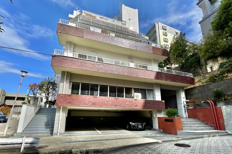 マンション目黒苑の外観(南側から）