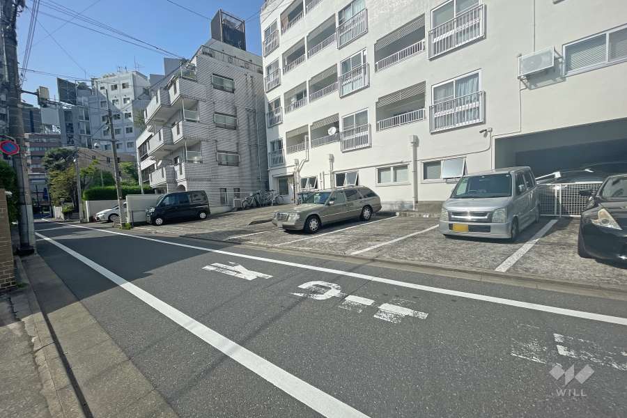 敷地南側の前面道路