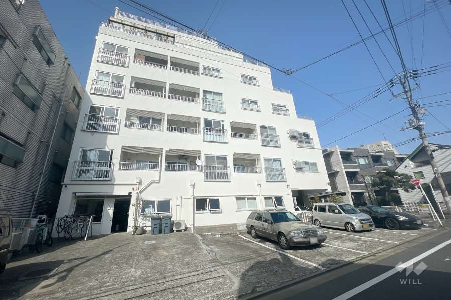 ニュー青葉台マンションの外観（南西側から）