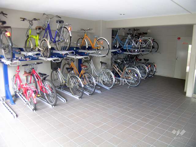 エントランス横にある駐輪場