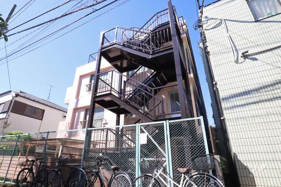 目黒第６コーポの外観（北東側から）