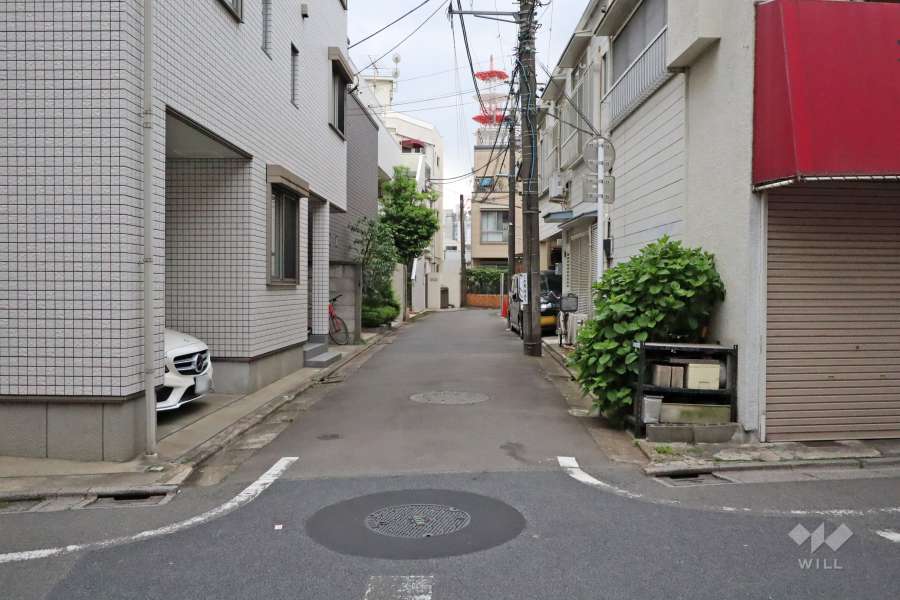 敷地北側の前面道路