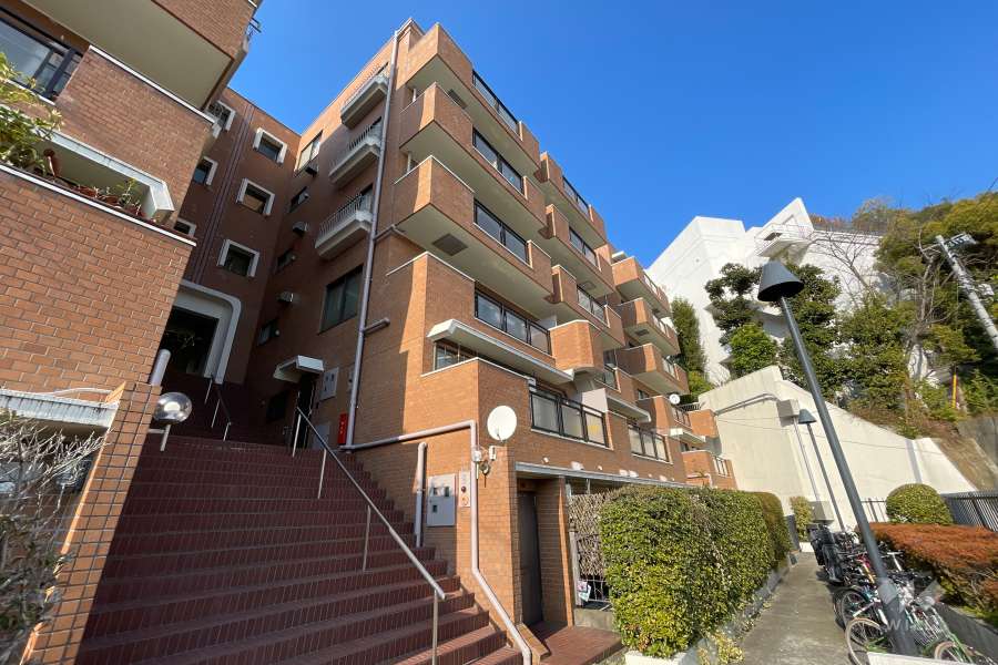 ハラダサンパークマンション恵比寿台の外観（南側から）