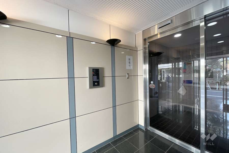 エントランスはオートロック付きです。