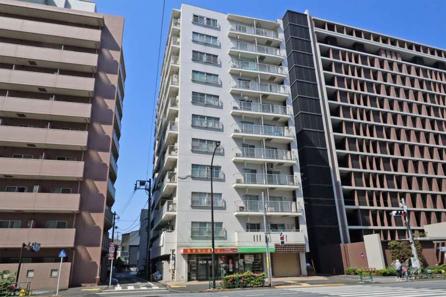 中目黒ガーデンの外観(東側から)