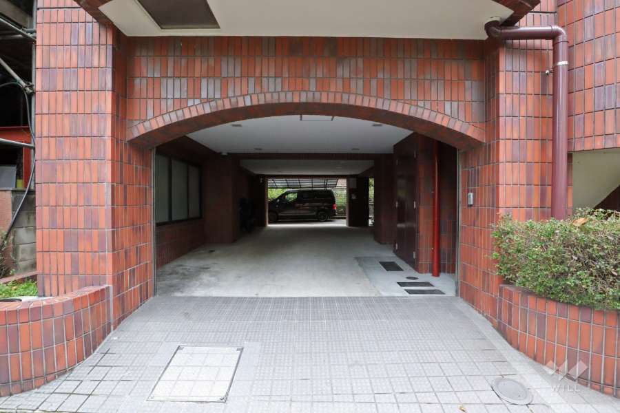 駐車場の出入り口