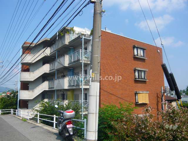 イニシオ伊丹北2の外観（北西側から）