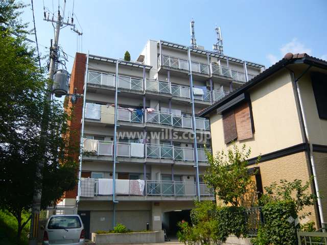 イニシオ伊丹北2の外観（南側から）