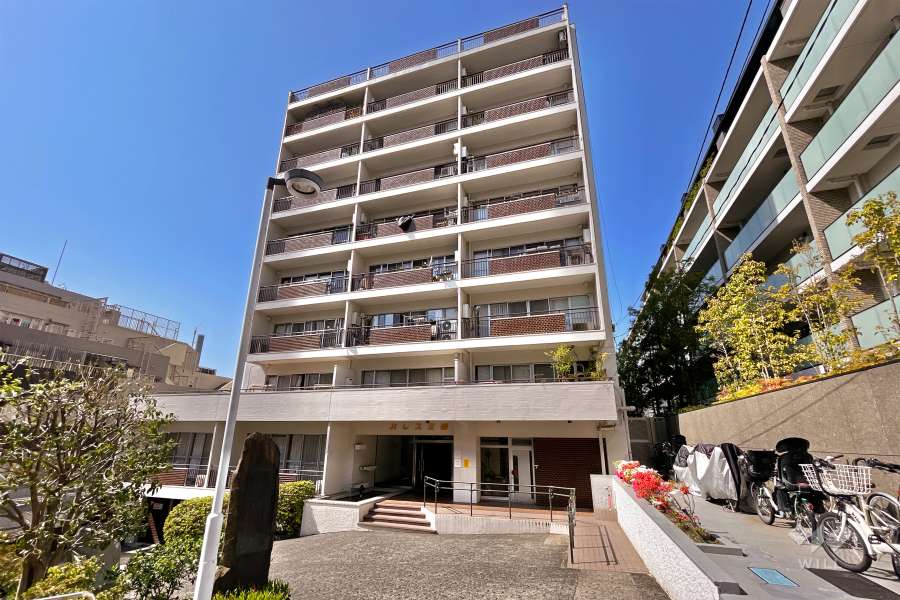 パレス三條の外観（南東側から）