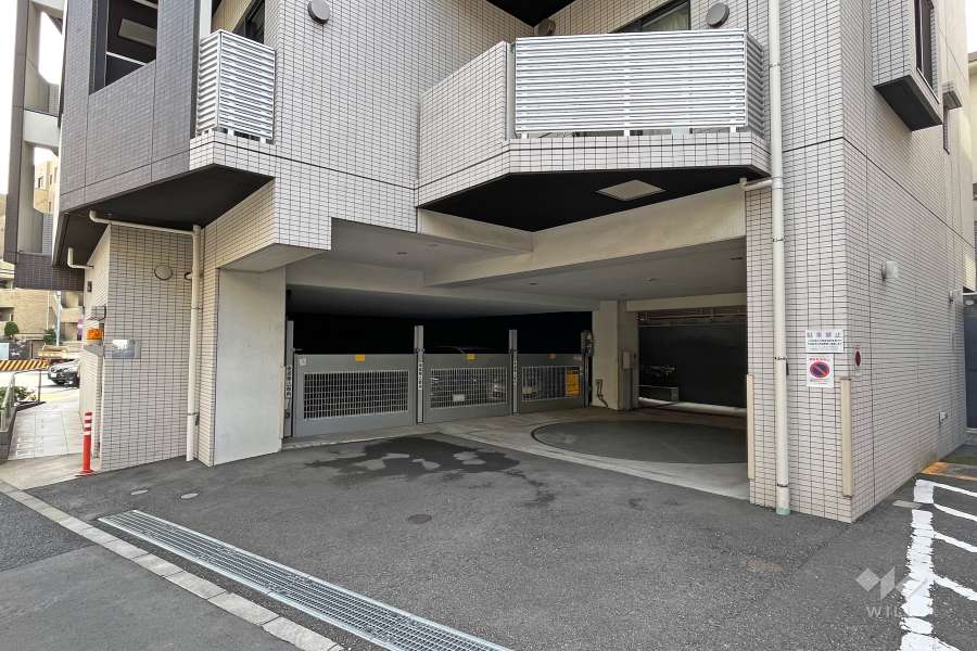 敷地内駐車場（屋内機械式）