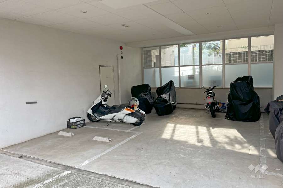 駐輪場とバイク置場