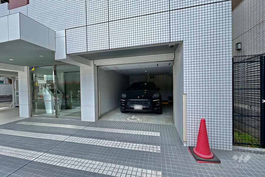 敷地内駐車場（屋内平面式）