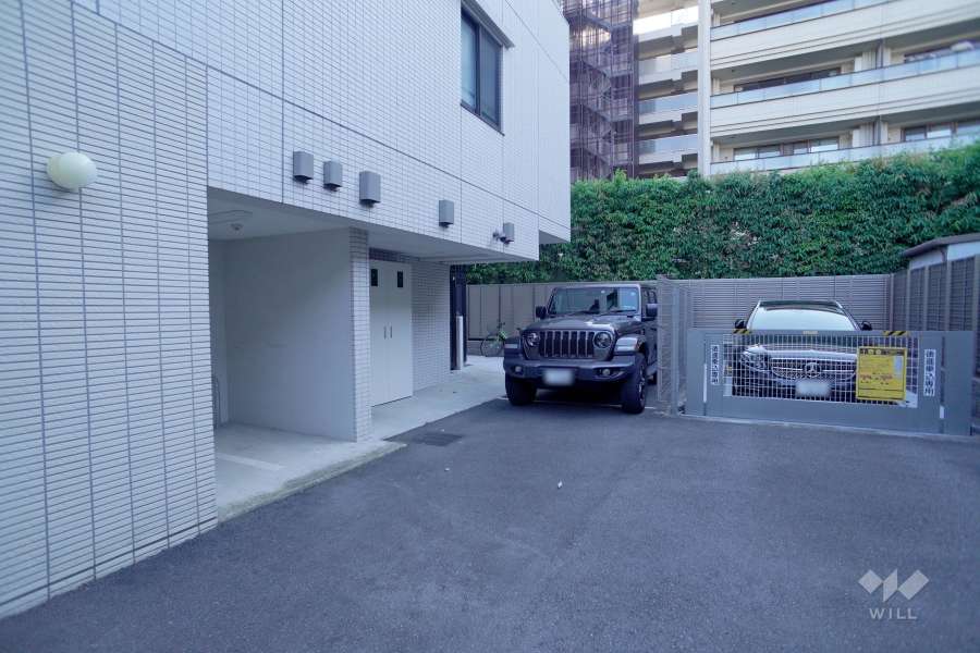 敷地内駐車場（屋外機械式と屋外平面式）