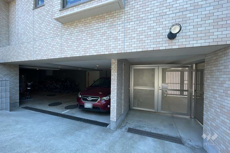 敷地内駐車場(屋内平面式）