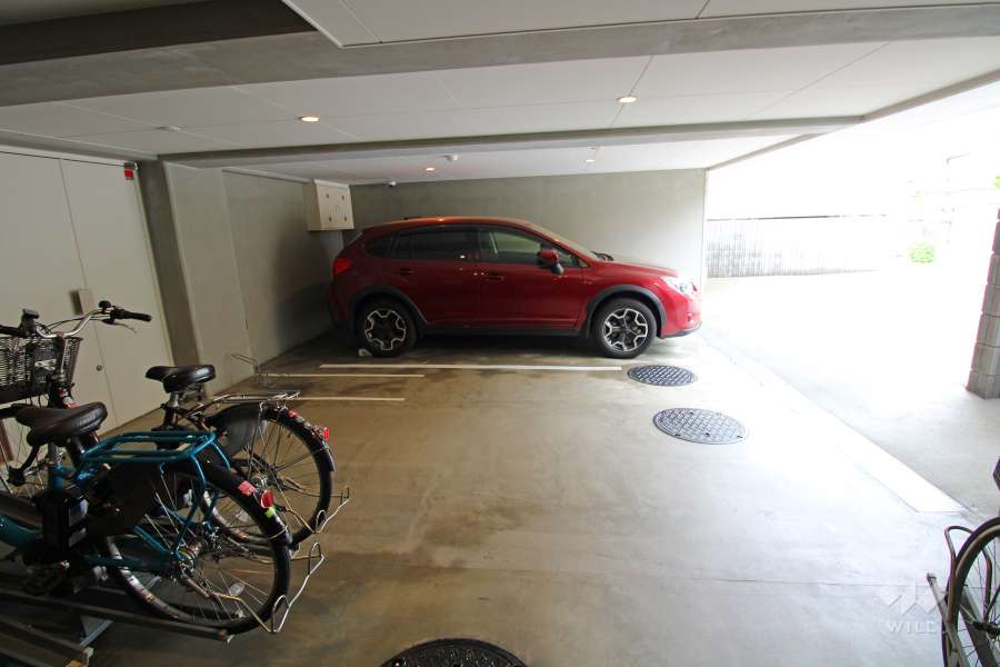 敷地内駐車場（屋内平面式）