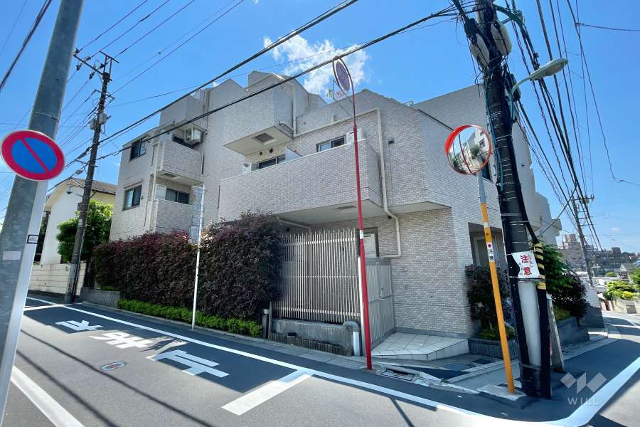 サクラティアラ目黒都立大の外観（北東側から）