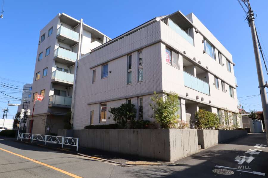 アージョ目黒柿の木坂の外観(北西側から)