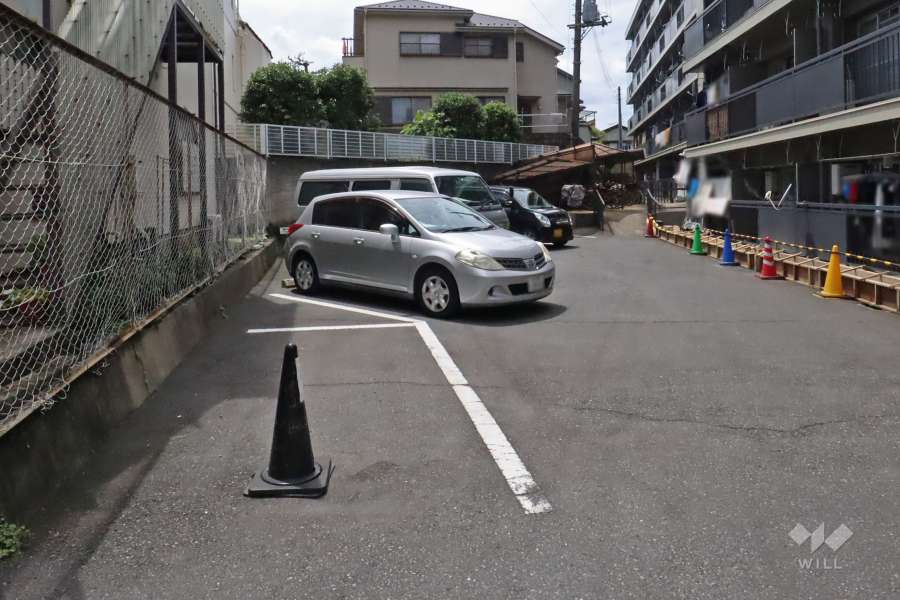 敷地内駐車場（屋外平面式）
