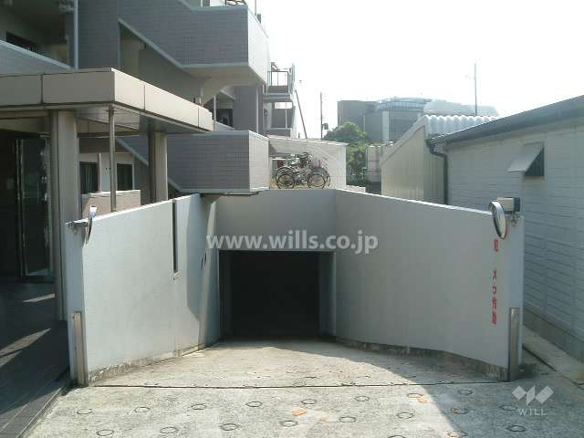 敷地内駐車場(屋内機械式)