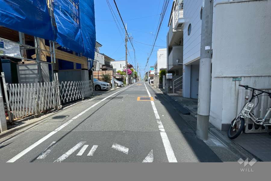 敷地北側の前面道路