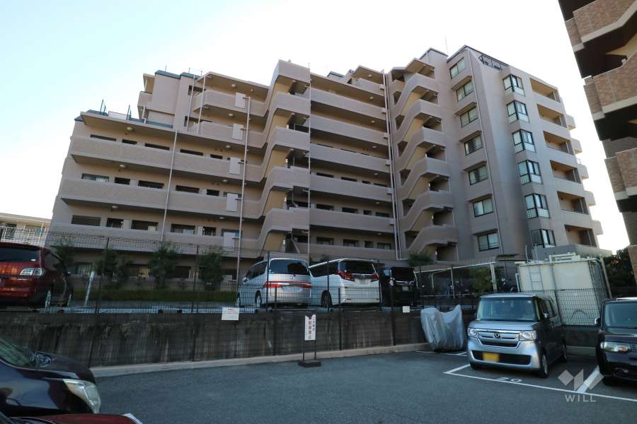 アズソート宝塚の外観（北西側から）