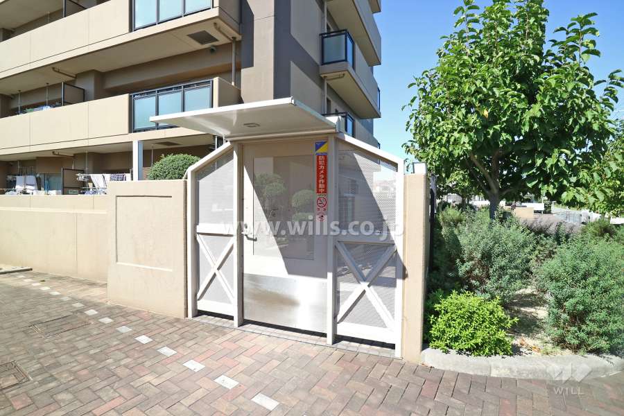 自転車置場への入り口