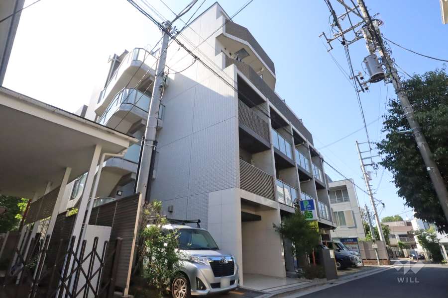 アクサス駒場東大前の外観(南東側から)