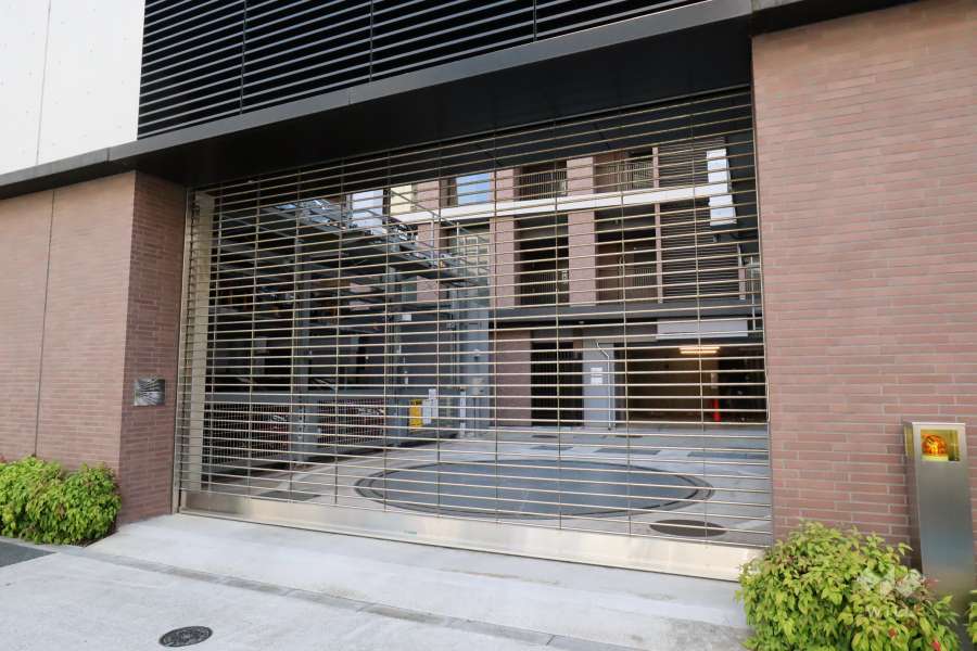 駐車場の出入り口