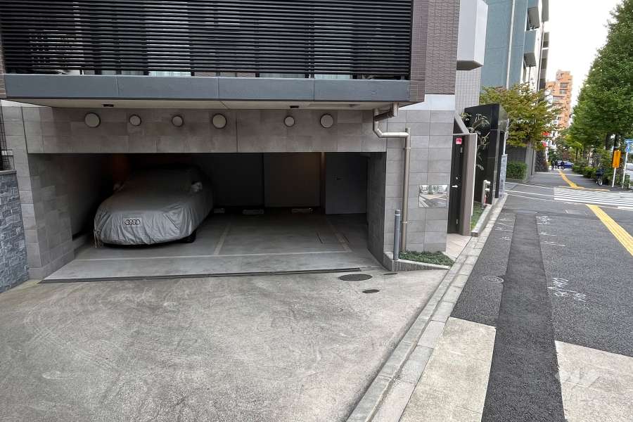 敷地内駐車場（屋内平面式）