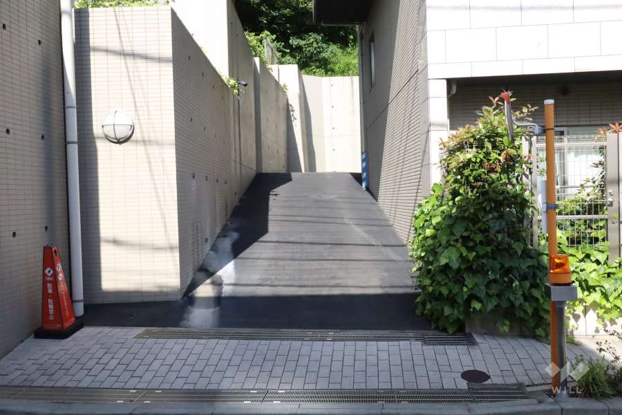 駐車場の出入り口