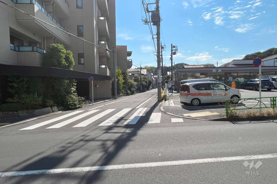 敷地西側の前面道路　　
