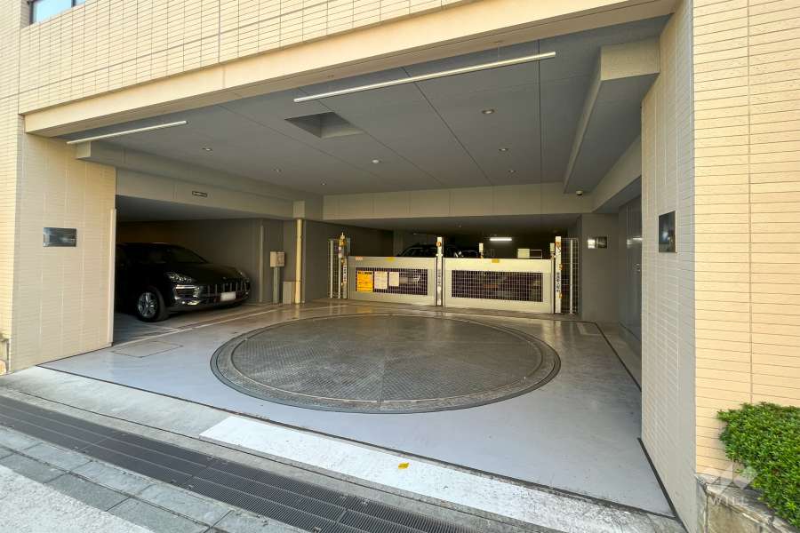 敷地内駐車場（屋内機械式）