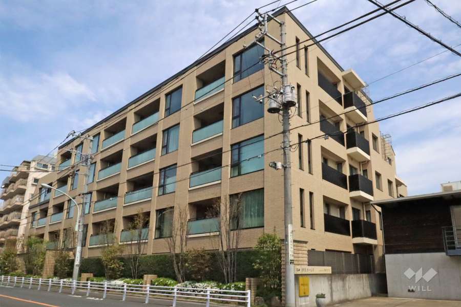 プラウド目黒東が丘の外観（南東側から）