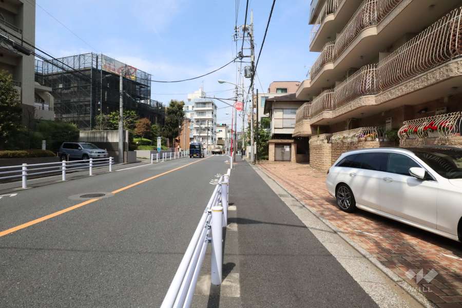 敷地南西側の前面道路