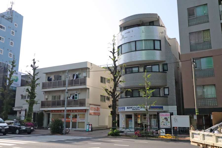 ラ・アトレ目黒通リの外観(南東側から)