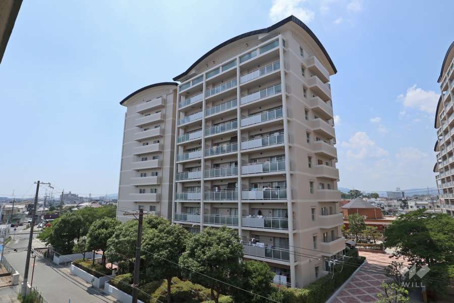 ラ・ヴェール伊丹昆陽池B棟の外観（北東側から）