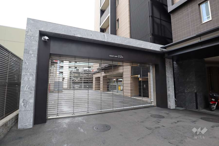 駐車場の出入り口（リングシャッター付き）