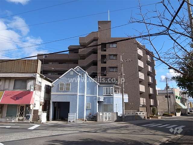 エステムコート伊丹の外観（西側から）