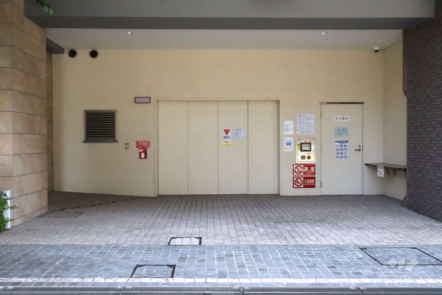 敷地内駐車場（屋内機械式）