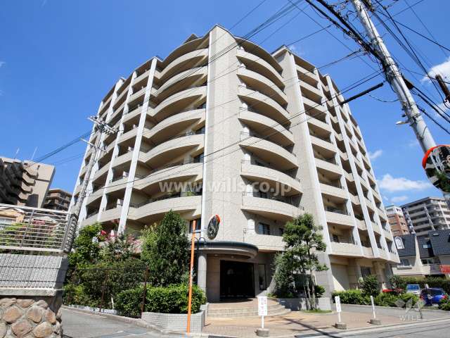 宝塚南口アーバンライフの外観（南東側から）