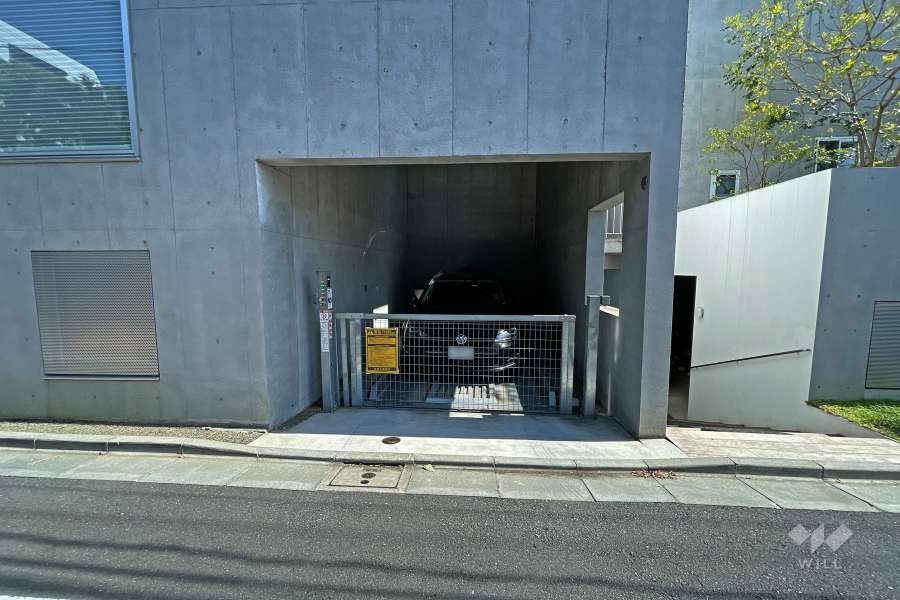 敷地内駐車場（屋内機械式）